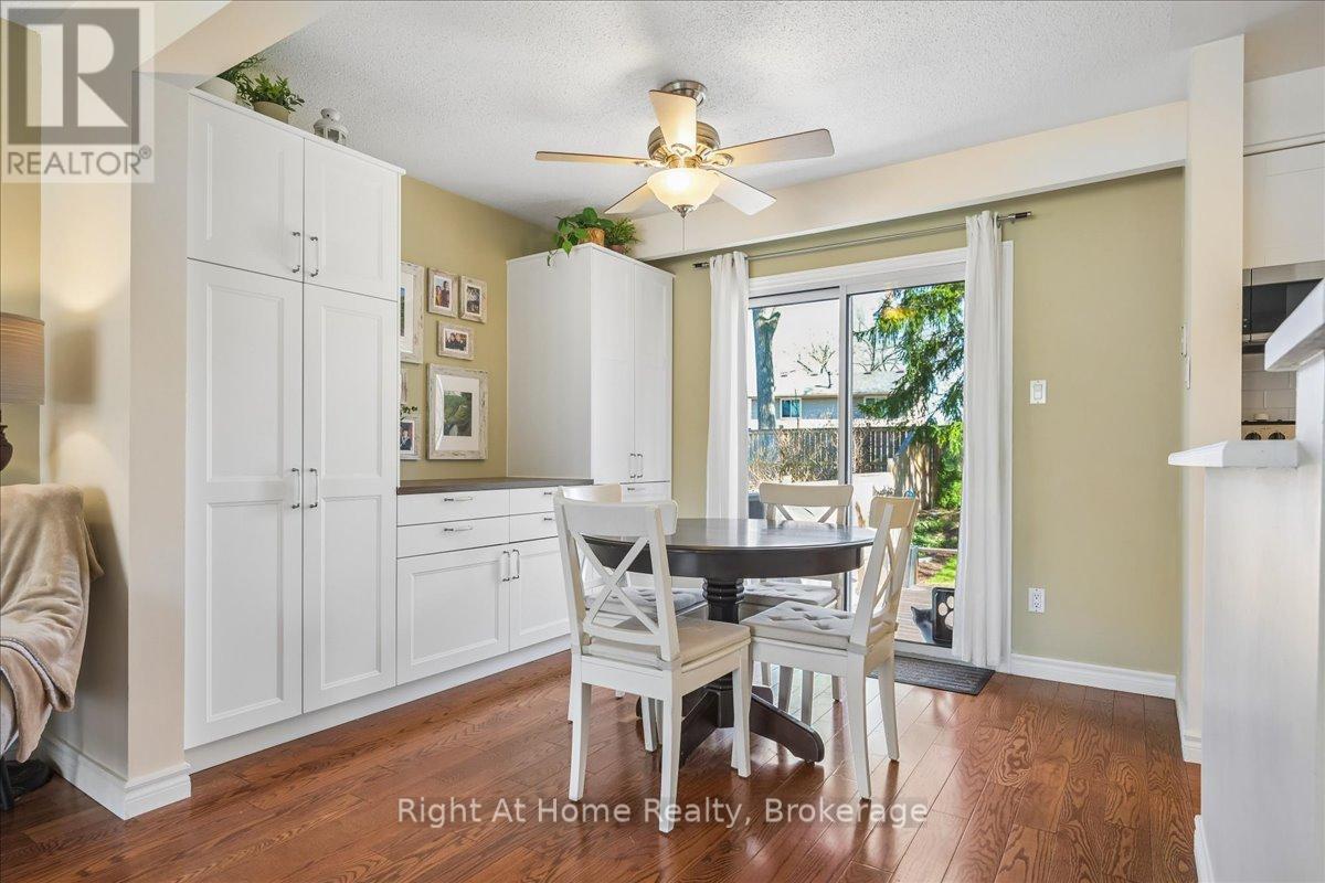 208 Mccraney Street W, Oakville, Ontario  L6H 1H7 - Photo 8 - W12974954