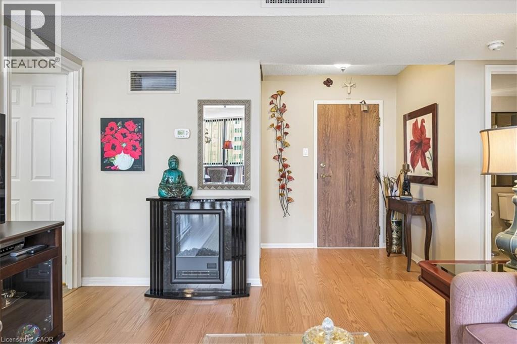 1240 Marlborough Court Unit# 605, Oakville, Ontario  L6H 3K7 - Photo 4 - 40818488