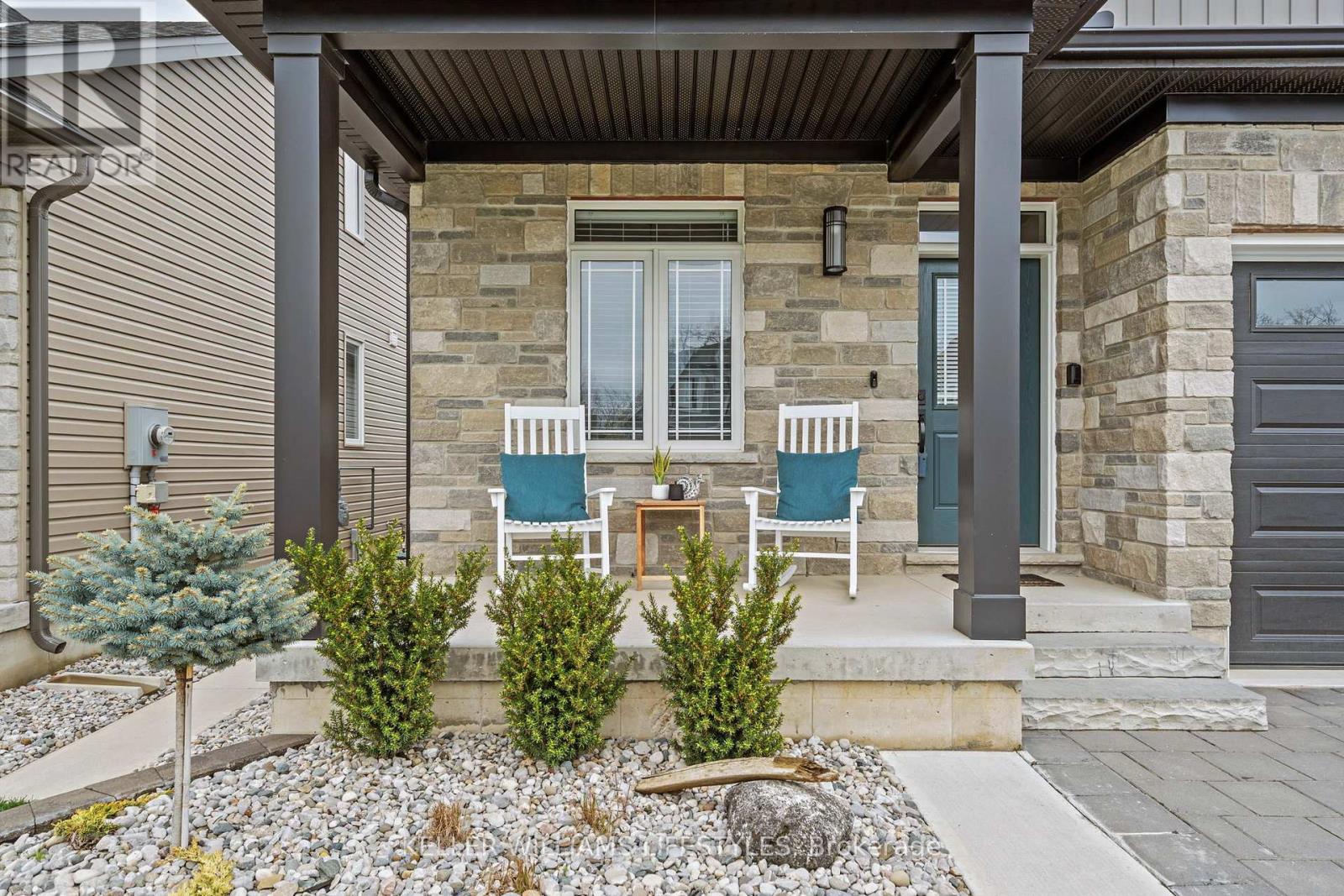 24 Compass Trail, Central Elgin (Port Stanley), Ontario  N5L 0B4 - Photo 4 - X12974924