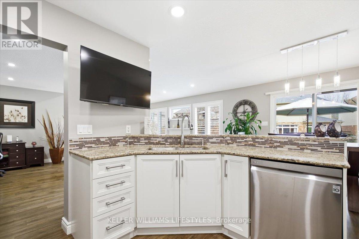 779 North Leaksdale Circle, London South (South U), Ontario  N6M 1L9 - Photo 16 - X12974944