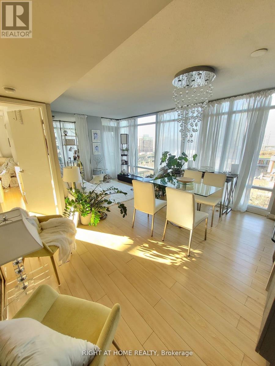 818 - 15 BRUNEL COURT, Toronto, Ontario