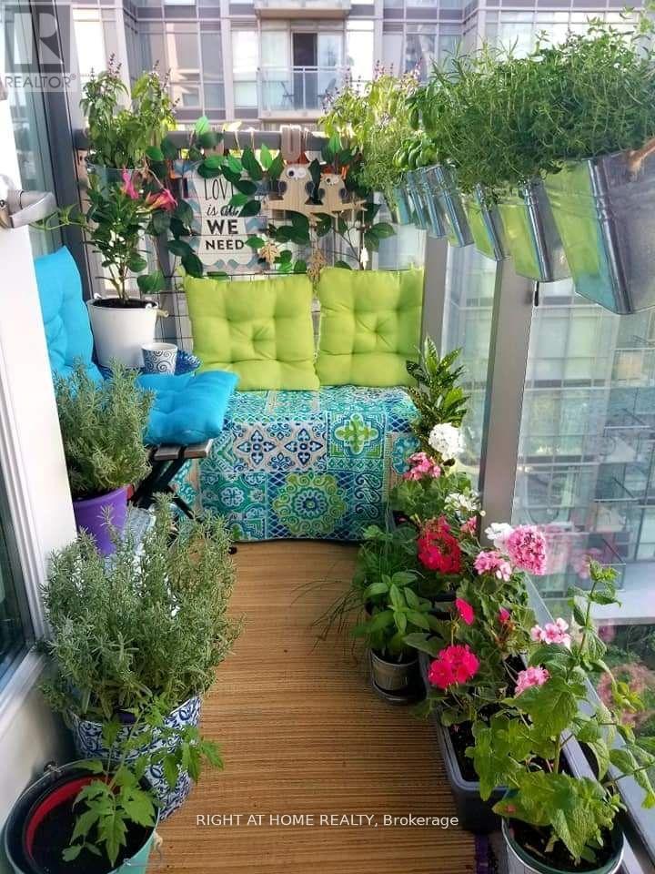 818 - 15 Brunel Court, Toronto (Waterfront Communities), Ontario  M5V 3Y6 - Photo 10 - C12974928