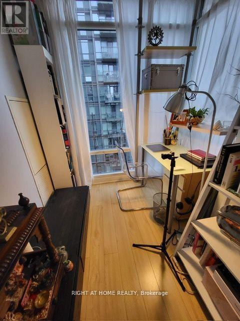 818 - 15 Brunel Court, Toronto (Waterfront Communities), Ontario  M5V 3Y6 - Photo 4 - C12974928