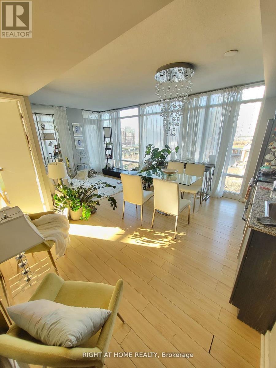 818 - 15 Brunel Court, Toronto (Waterfront Communities), Ontario  M5V 3Y6 - Photo 5 - C12974928