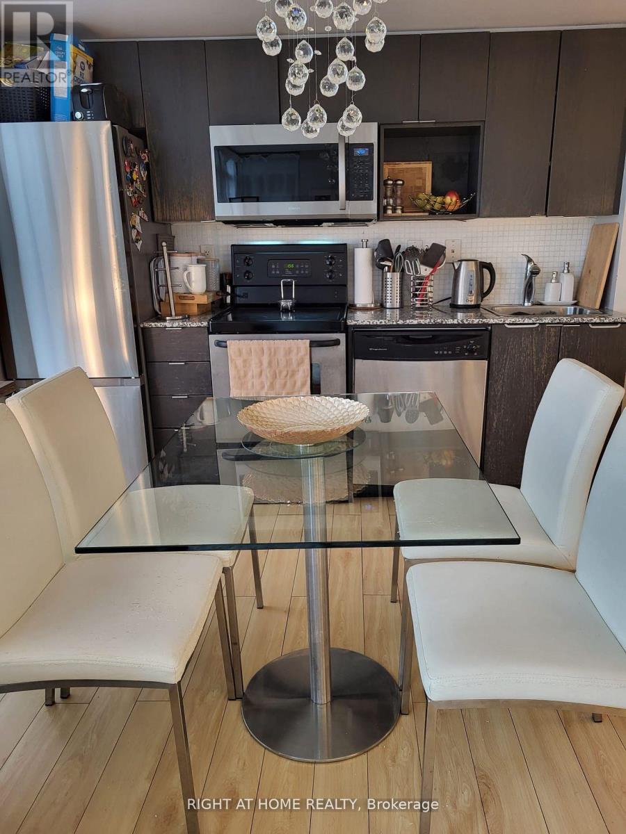 818 - 15 Brunel Court, Toronto (Waterfront Communities), Ontario  M5V 3Y6 - Photo 6 - C12974928