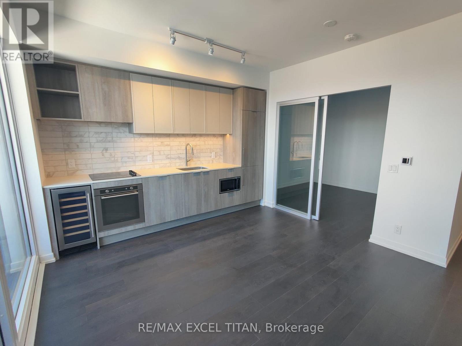 1607 - 2020 Bathurst Street, Toronto, Ontario  M5P 0A6 - Photo 2 - C12974934