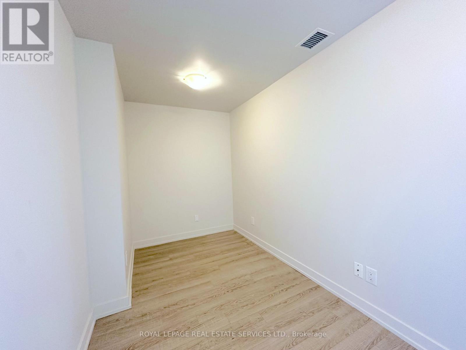 605 - 763 Woodbine Avenue, Toronto, Ontario  M4E 2J4 - Photo 8 - E12974906