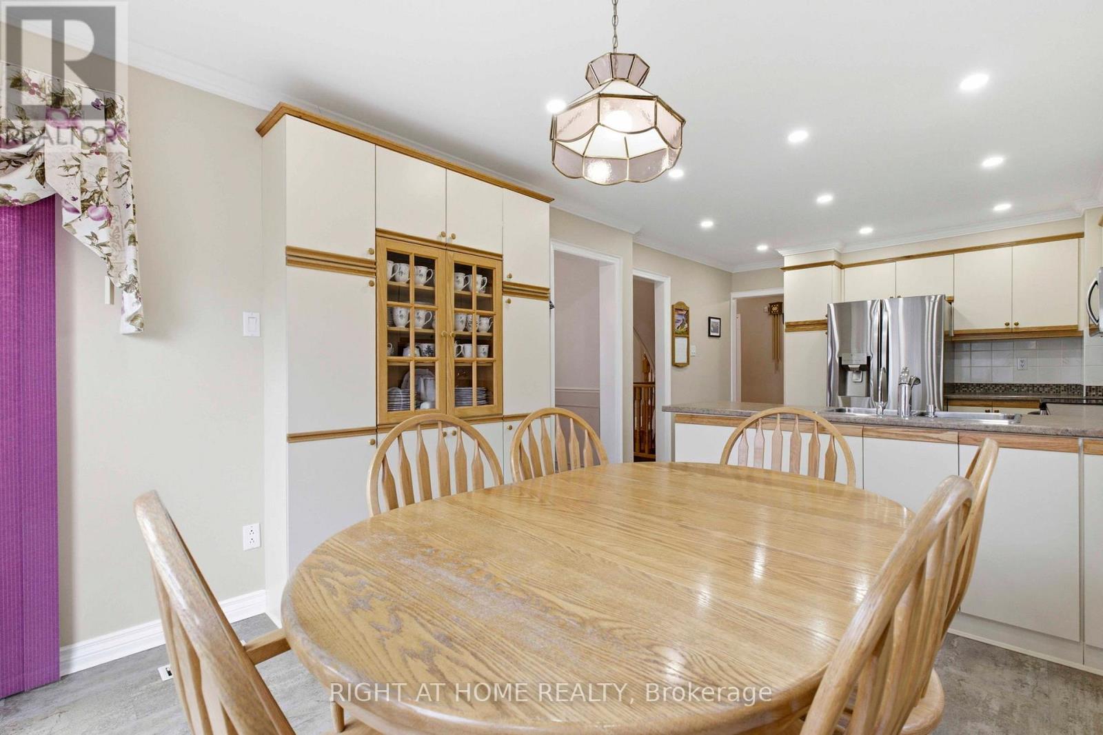 620 Aspen Road, Pickering, Ontario  L1V 3T7 - Photo 5 - E12974964