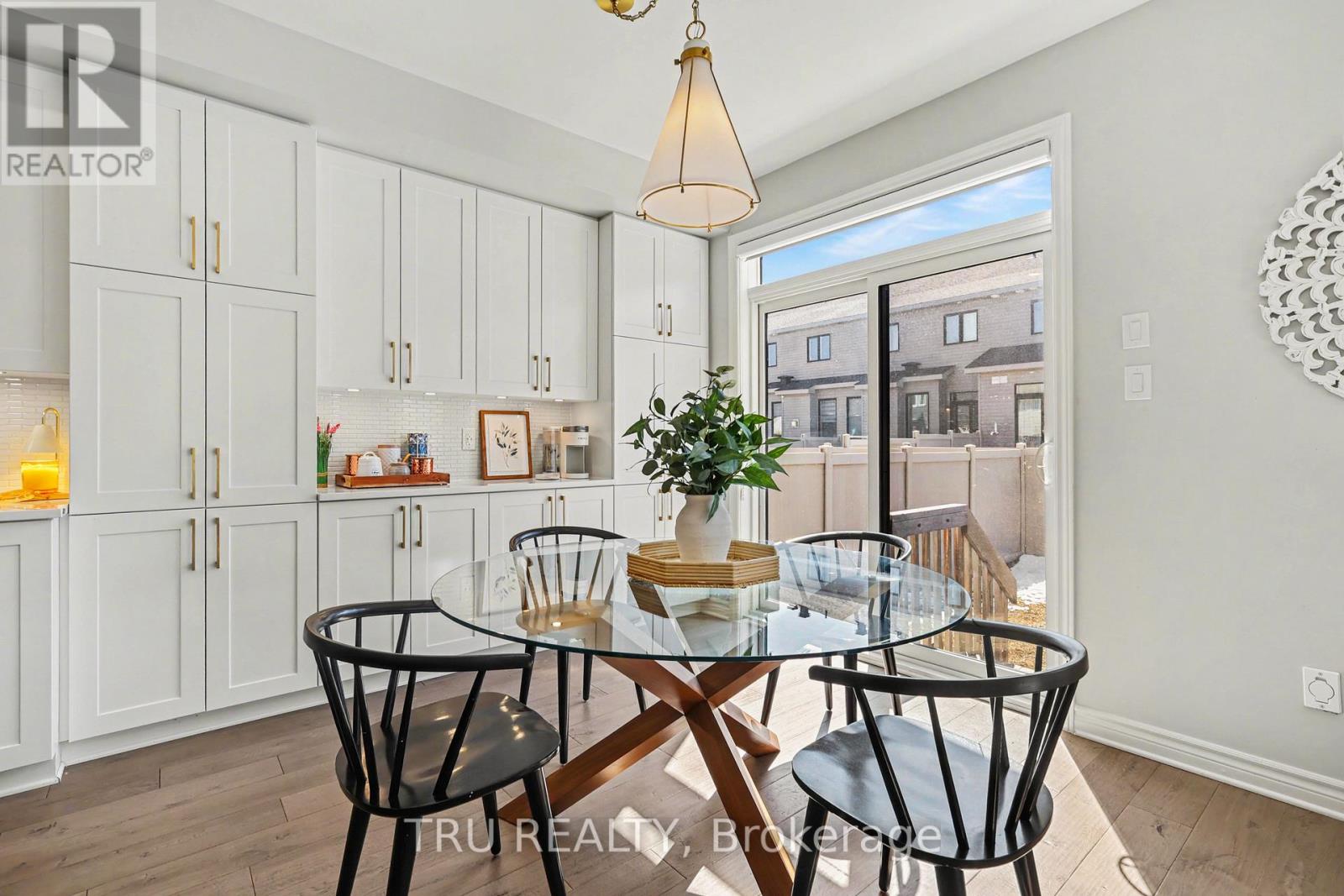 757 Parade Drive, Ottawa, Ontario  K2S 0Z6 - Photo 12 - X12974908