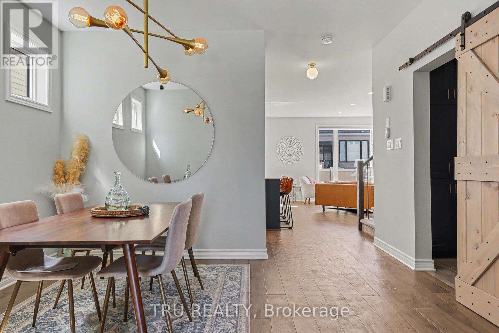 757 Parade Drive, Ottawa, Ontario  K2S 0Z6 - Photo 3 - X12974908