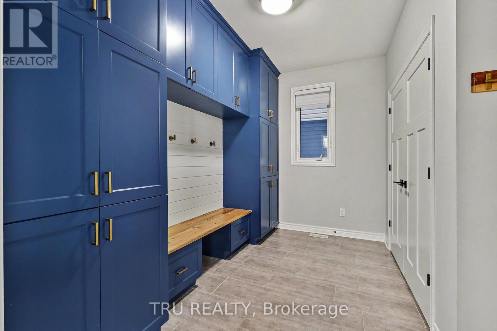 757 Parade Drive, Ottawa, Ontario  K2S 0Z6 - Photo 5 - X12974908