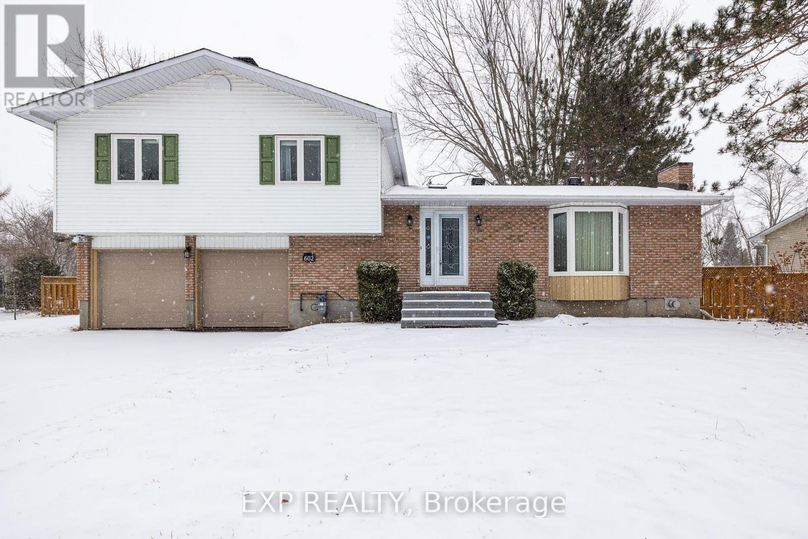 602 CHURCH STREET, Russell, Ontario