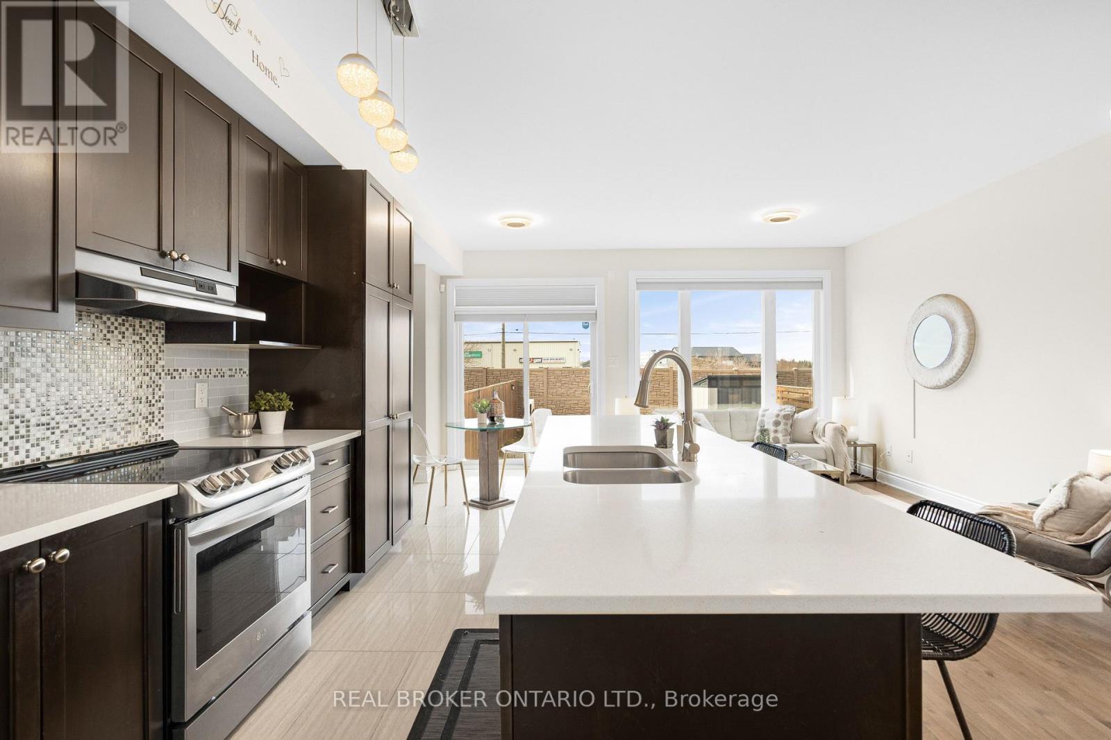 15 Peever Place, Carleton Place, Ontario  K7C 0C4 - Photo 10 - X12974956