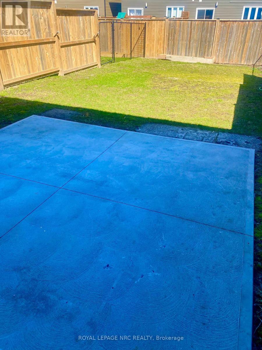 76 Almond Street, Welland, Ontario  L3B 3P8 - Photo 3 - X12974900