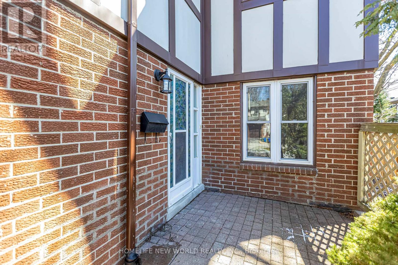 76 Bowman Way, Markham, Ontario  L3T 4Z8 - Photo 3 - N12974938