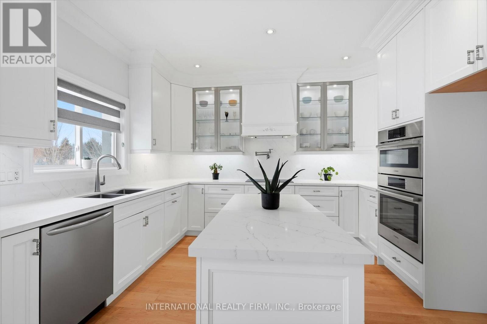 130 Andrews Drive, Bradford West Gwillimbury, Ontario  L0G 1A0 - Photo 19 - N12974940