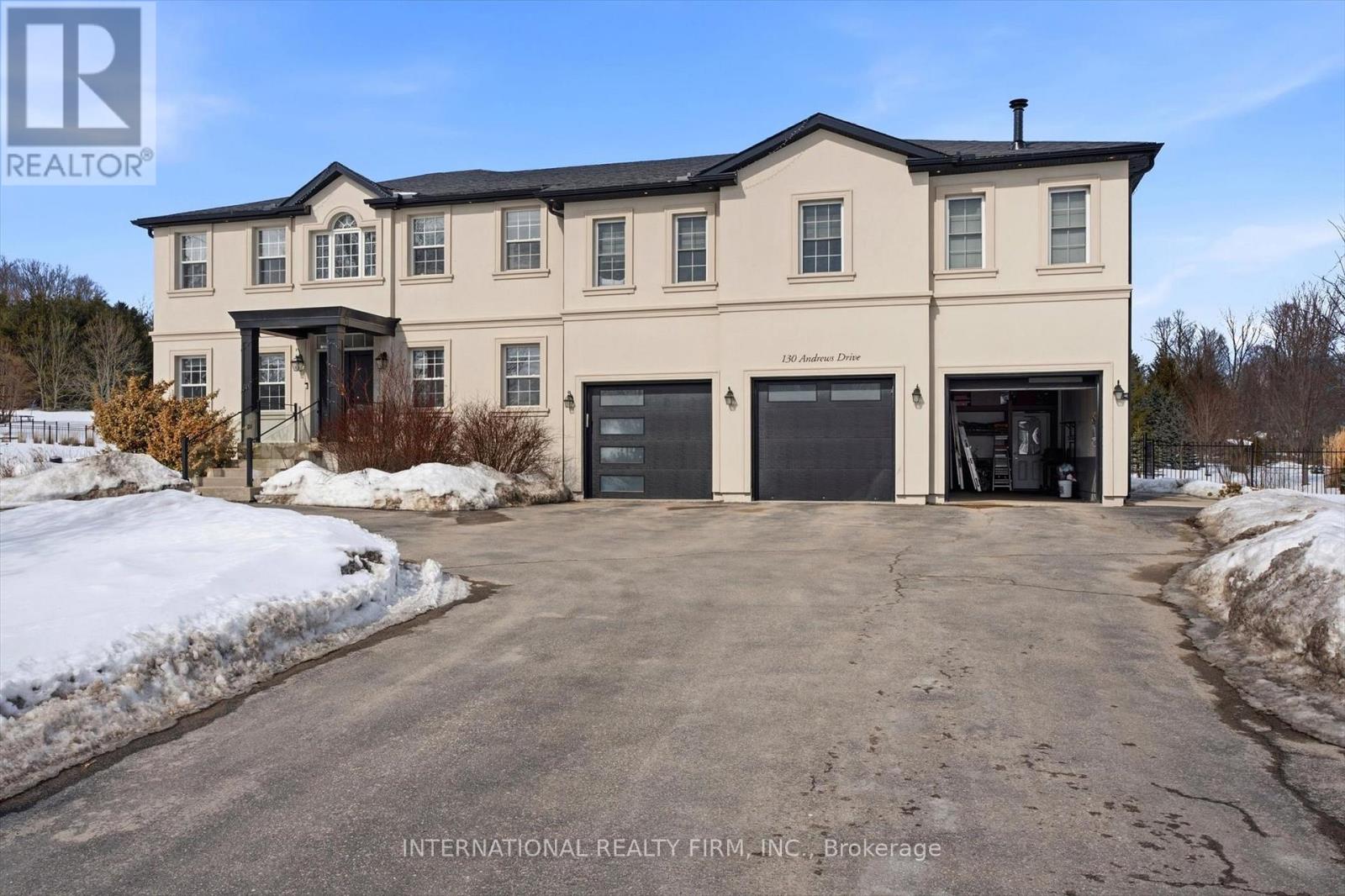 130 Andrews Drive, Bradford West Gwillimbury, Ontario  L0G 1A0 - Photo 2 - N12974940