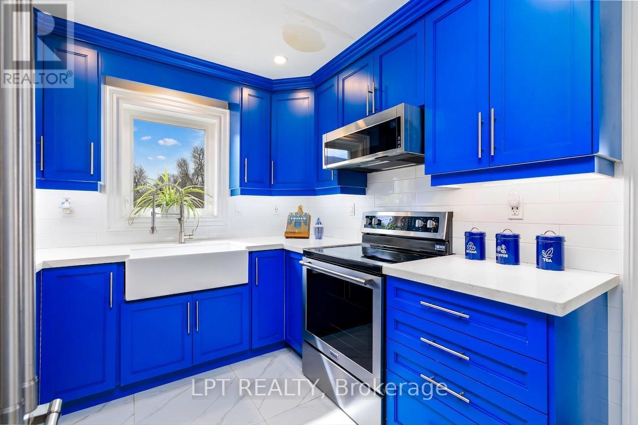 11 Hardwood Drive, Georgina, Ontario  L0E 1L0 - Photo 10 - N12974958