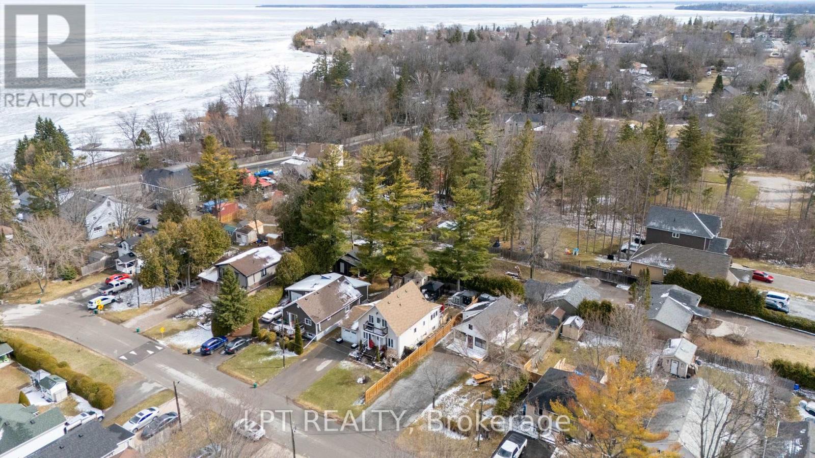 11 Hardwood Drive, Georgina, Ontario  L0E 1L0 - Photo 3 - N12974958