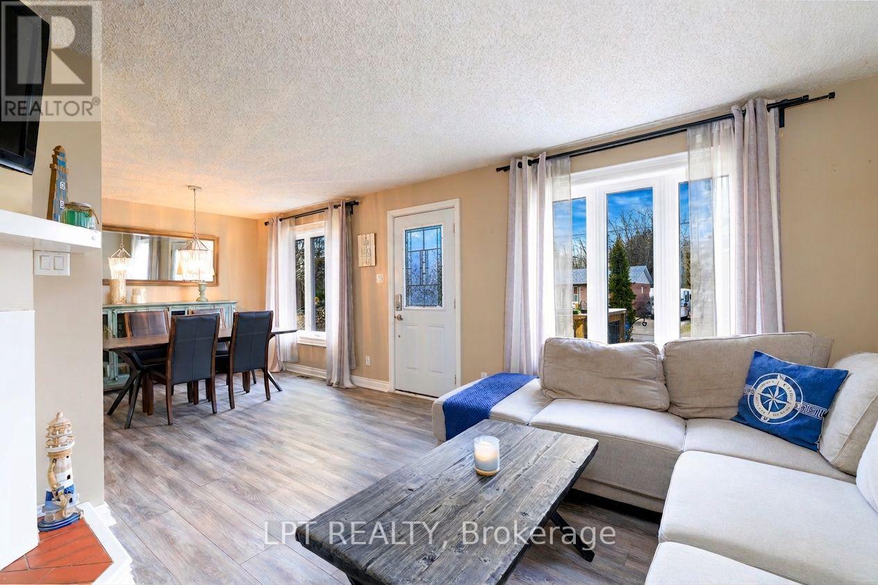 11 Hardwood Drive, Georgina, Ontario  L0E 1L0 - Photo 5 - N12974958