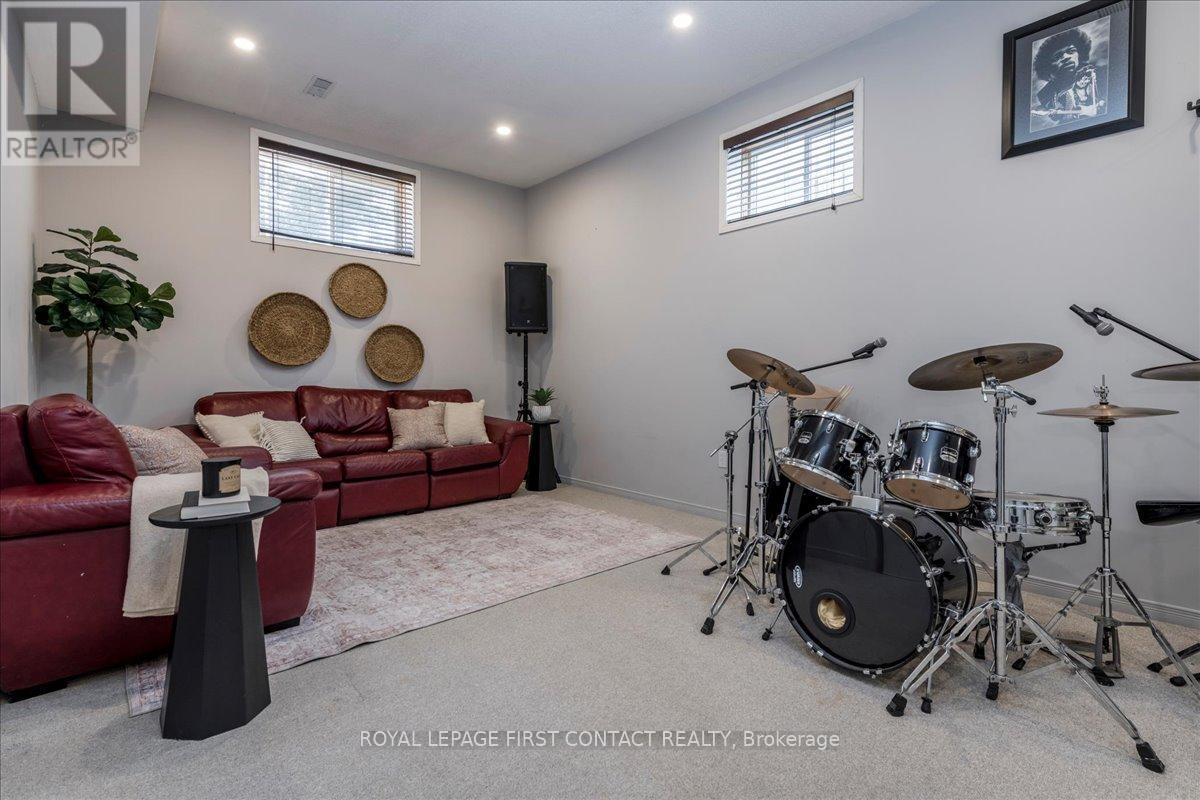 36 Churchland Drive, Barrie, Ontario  L4N 8P9 - Photo 17 - S12974942