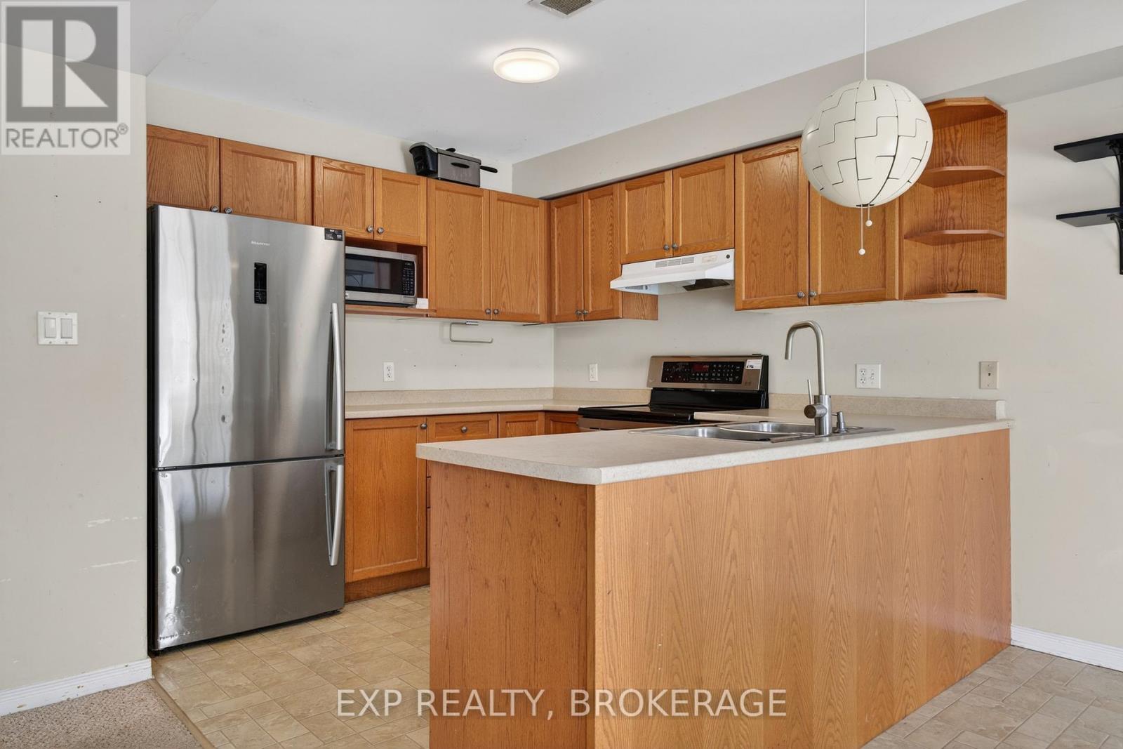 504 St Martha Street, Kingston, Ontario  K7K 0A5 - Photo 11 - X12933942