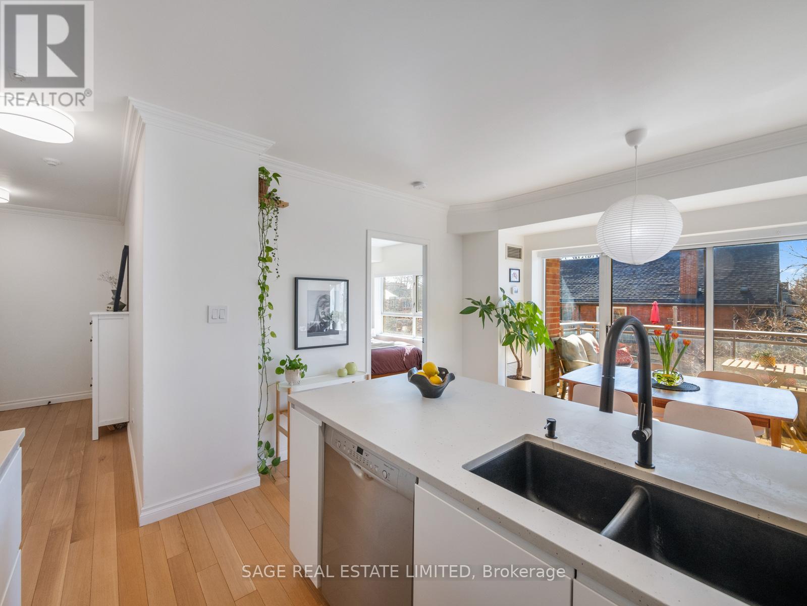 305 - 2495 Dundas Street W, Toronto, Ontario  M6P 1X4 - Photo 12 - W12974966