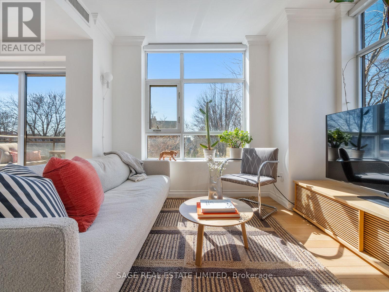 305 - 2495 Dundas Street W, Toronto, Ontario  M6P 1X4 - Photo 15 - W12974966