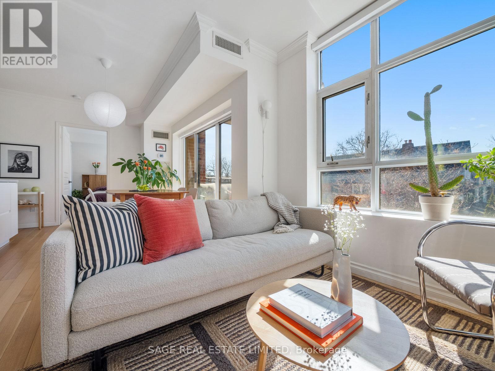 305 - 2495 Dundas Street W, Toronto, Ontario  M6P 1X4 - Photo 19 - W12974966