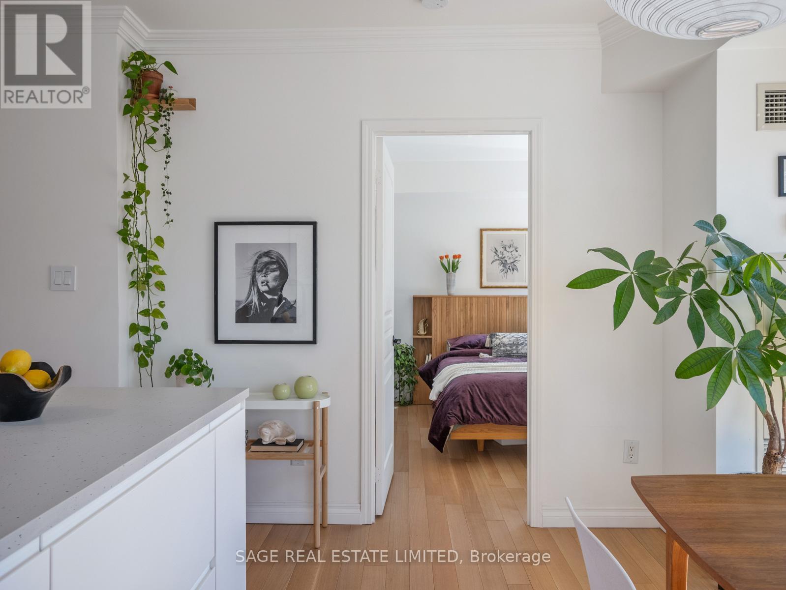 305 - 2495 Dundas Street W, Toronto, Ontario  M6P 1X4 - Photo 20 - W12974966