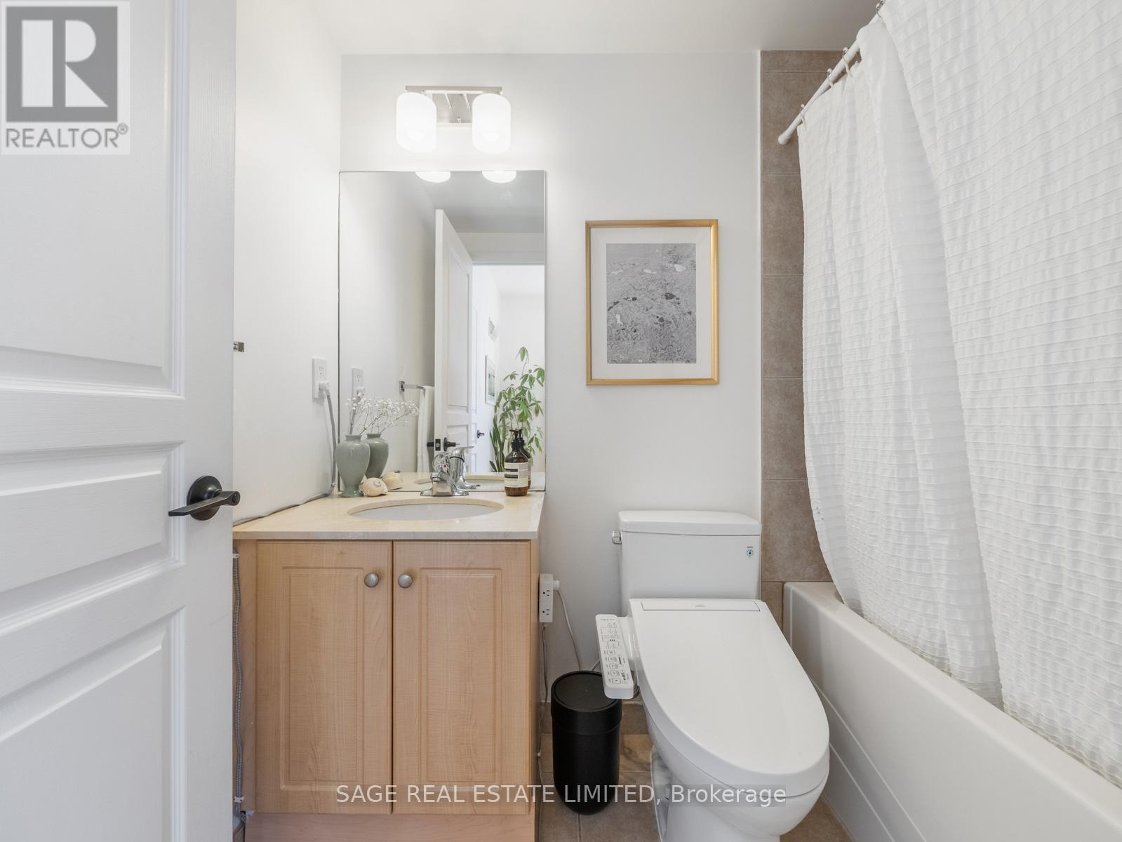 305 - 2495 Dundas Street W, Toronto, Ontario  M6P 1X4 - Photo 24 - W12974966