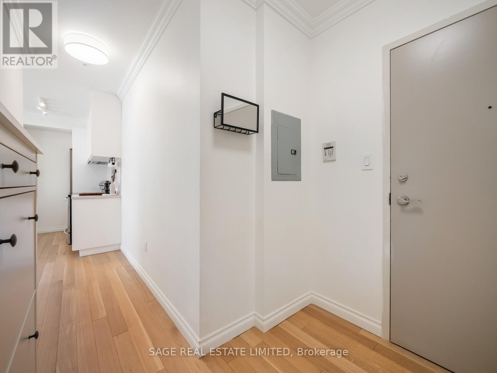 305 - 2495 Dundas Street W, Toronto, Ontario  M6P 1X4 - Photo 3 - W12974966