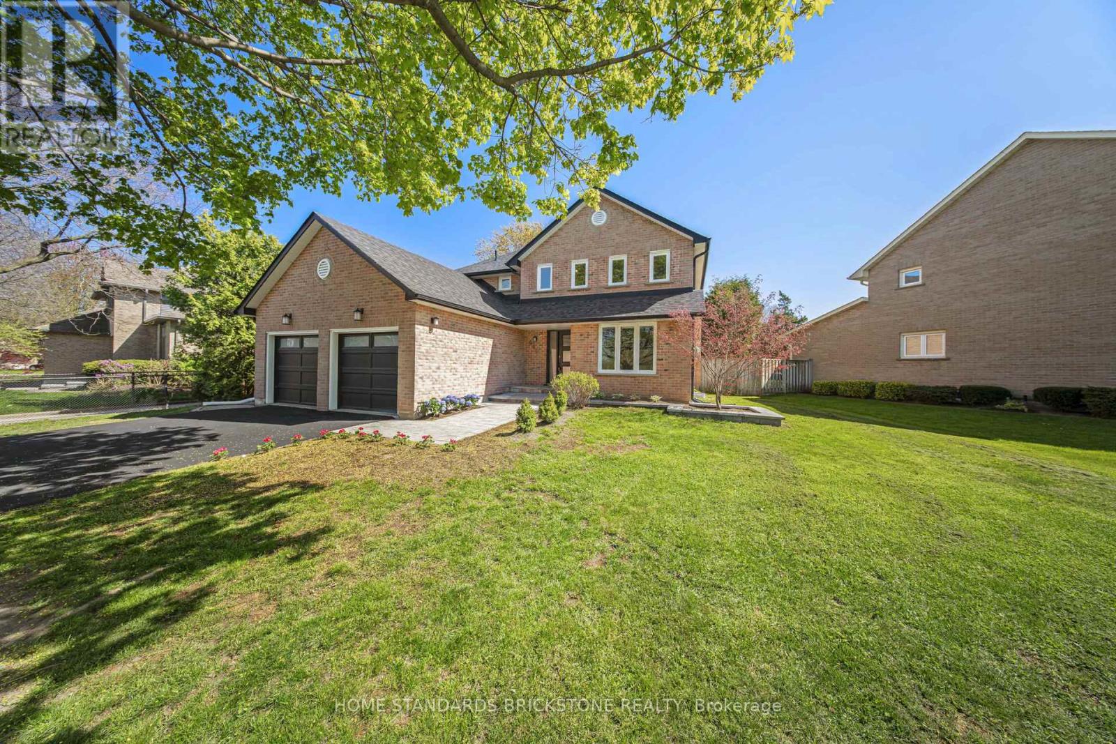 460 Aspen Forest Drive, Oakville, Ontario  L6J 6H6 - Photo 2 - W12974968