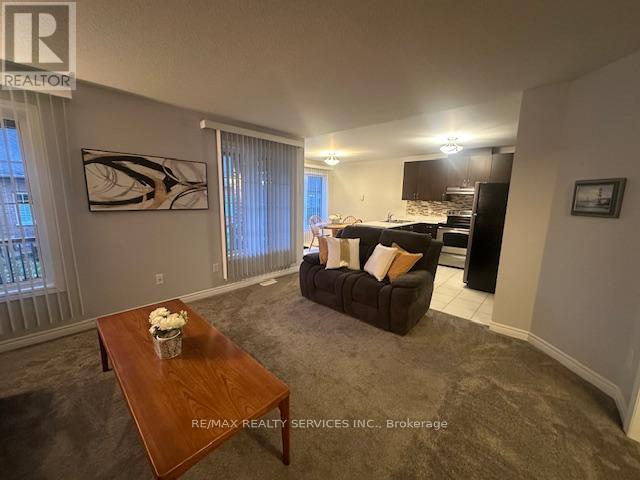 17 Lacorra Way, Brampton, Ontario  L6R 3P2 - Photo 11 - W12974970