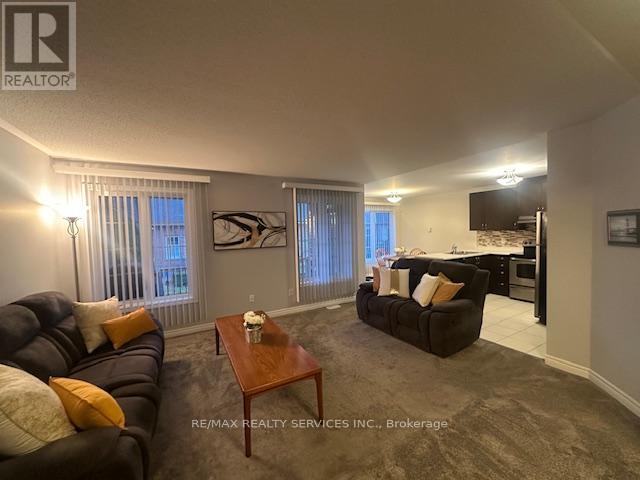 17 Lacorra Way, Brampton, Ontario  L6R 3P2 - Photo 9 - W12974970