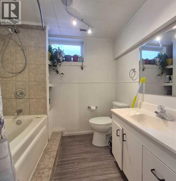 5321 43 Street, Olds, Alberta  T4H 1B6 - Photo 28 - A2299211