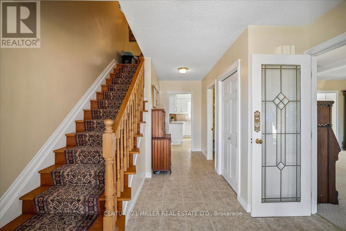 5 Cortina Crescent, Hamilton, Ontario  L8K 4K3 - Photo 3 - X12974896