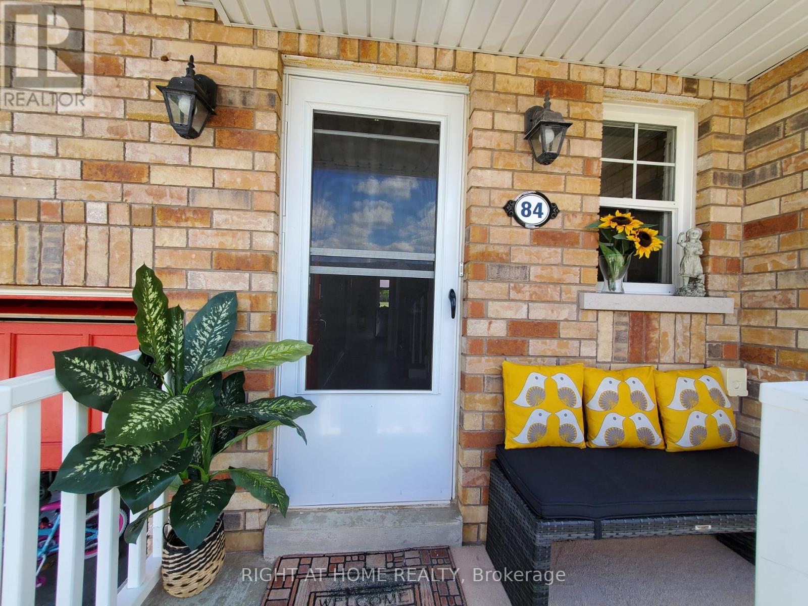 84 Bloomington Drive, Cambridge, Ontario  N1P 1J5 - Photo 4 - X12974898