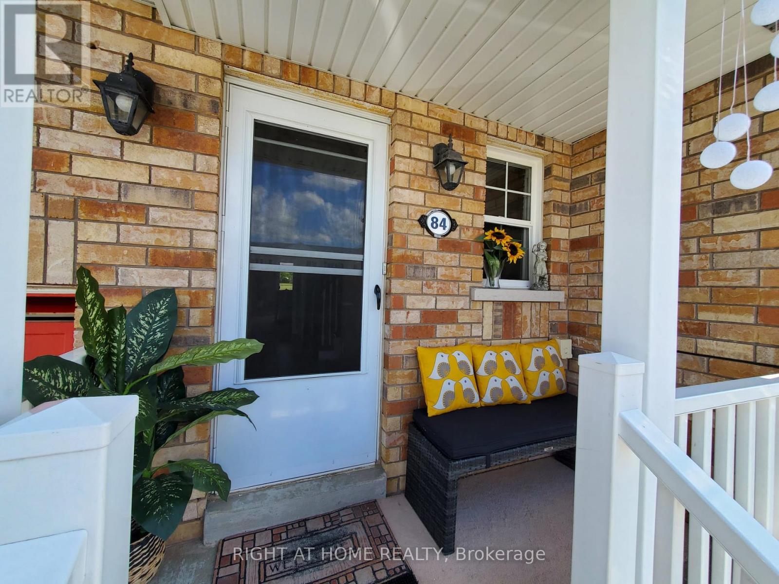 84 Bloomington Drive, Cambridge, Ontario  N1P 1J5 - Photo 5 - X12974898