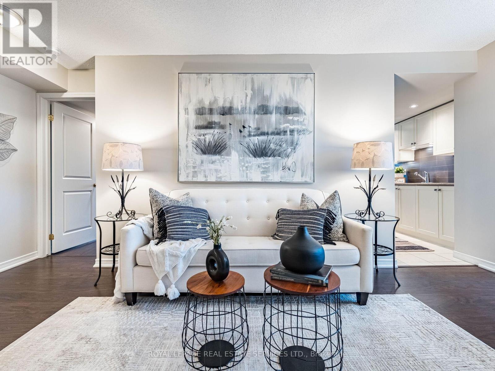 1602 - 9 George Street N, Brampton, Ontario  L6X 0T6 - Photo 10 - W12694646