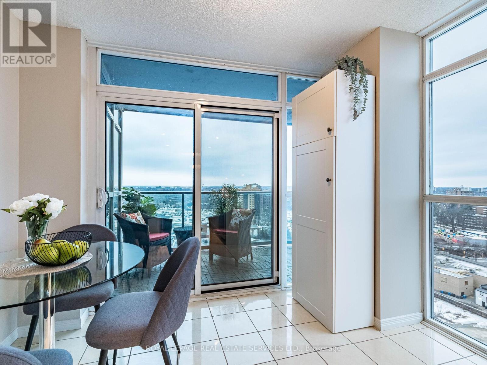 1602 - 9 George Street N, Brampton, Ontario  L6X 0T6 - Photo 19 - W12694646