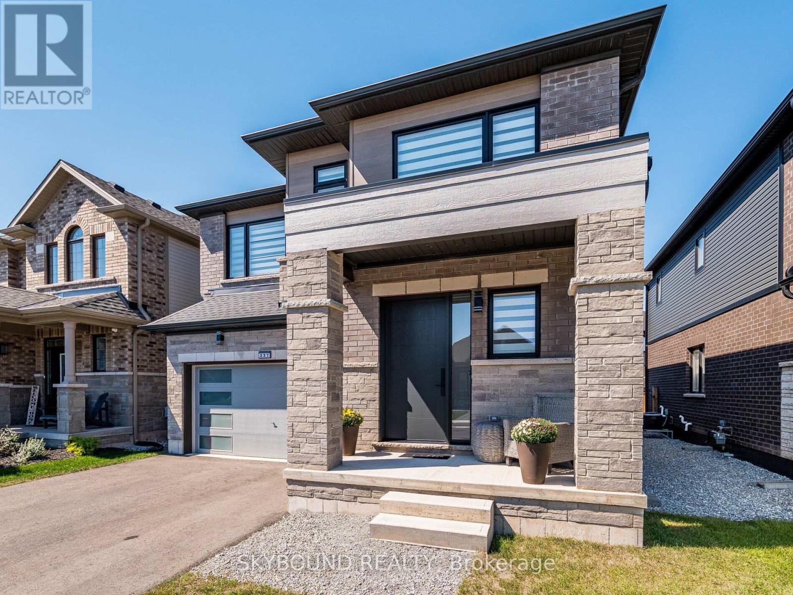 237 Shoreview Drive, Welland, Ontario  L3B 0H3 - Photo 2 - X12879372