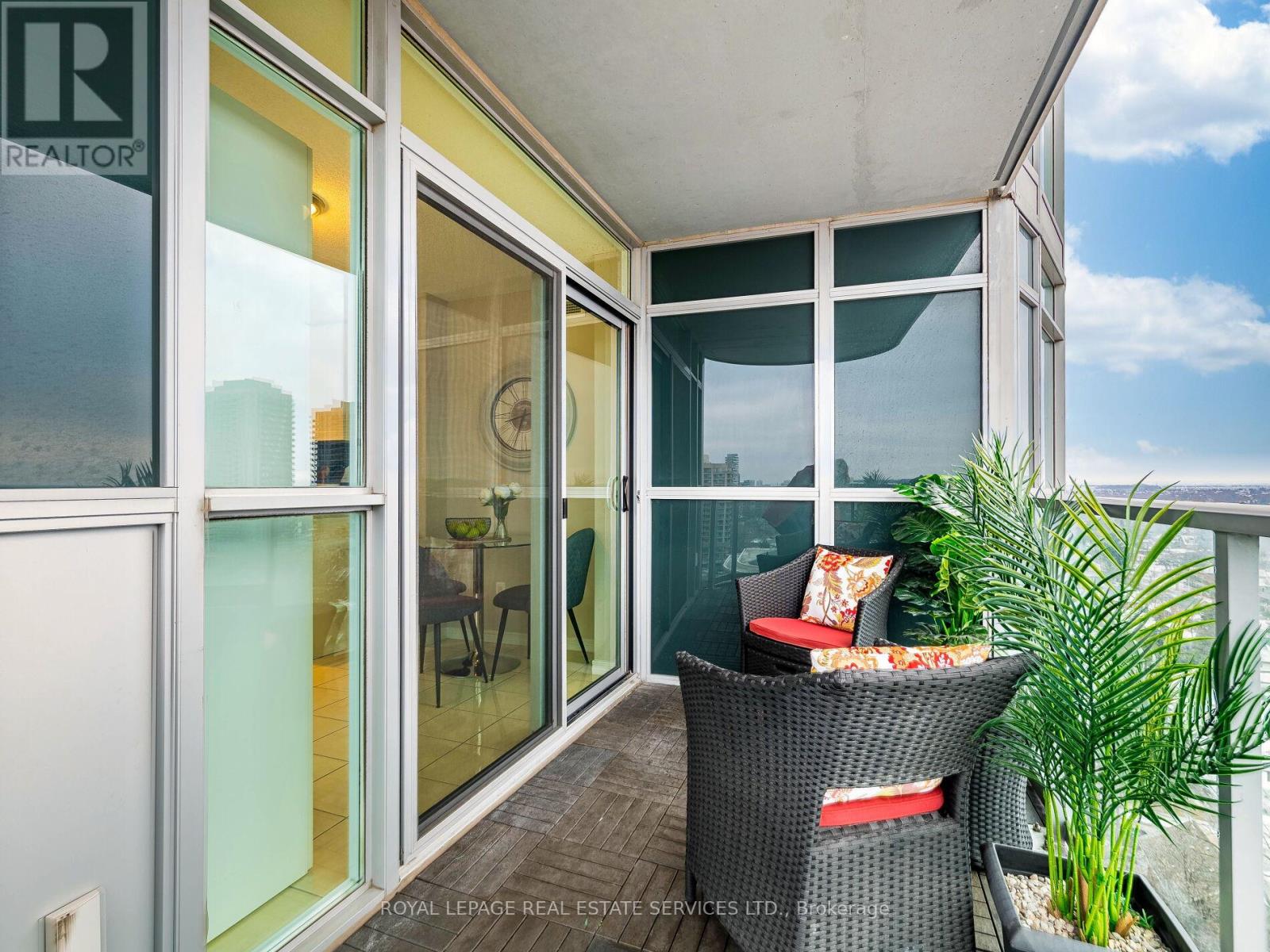 1602 - 9 George Street N, Brampton, Ontario  L6X 0T6 - Photo 20 - W12694646