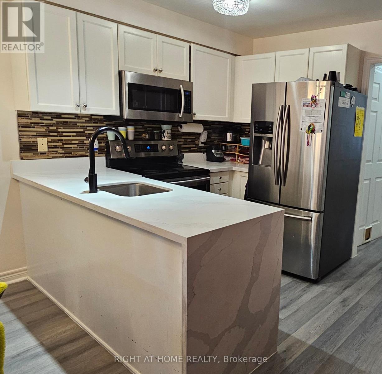 84 Bloomington Drive, Cambridge, Ontario  N1P 1J5 - Photo 10 - X12974898