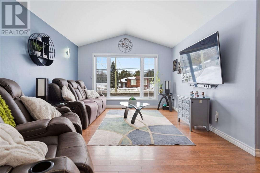 345 Cote Avenue, Hanmer, Ontario  P3P 1M9 - Photo 5 - 2127050