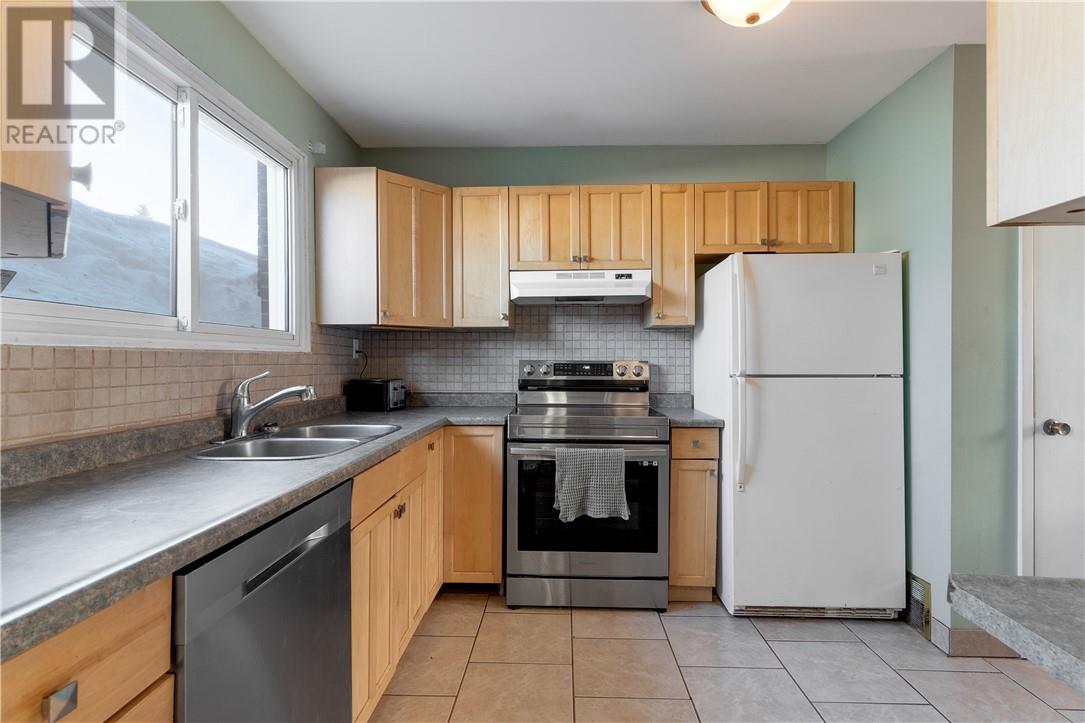 347 Woodland Avenue, Lively, Ontario  P3Y 1N2 - Photo 4 - 2127000