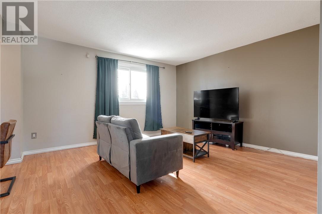 347 Woodland Avenue, Lively, Ontario  P3Y 1N2 - Photo 8 - 2127000