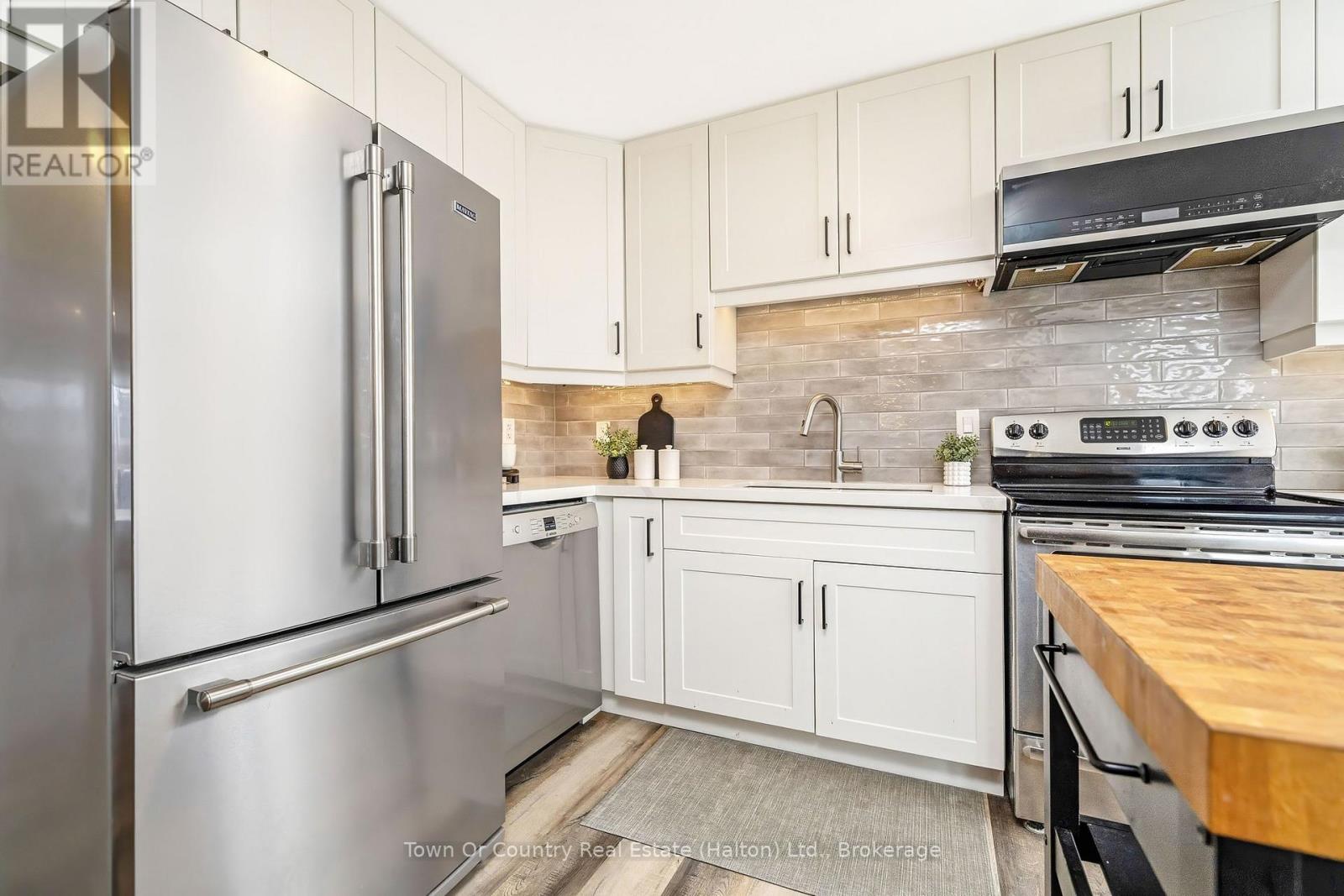 522 Conway Court, Milton, Ontario  L9T 4B8 - Photo 11 - W12975084