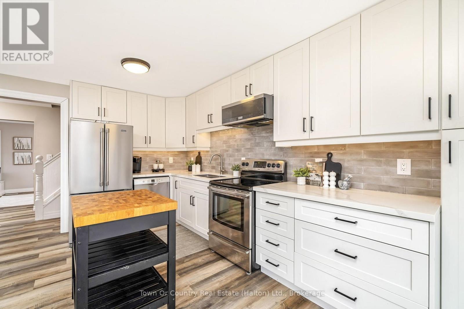 522 Conway Court, Milton, Ontario  L9T 4B8 - Photo 13 - W12975084