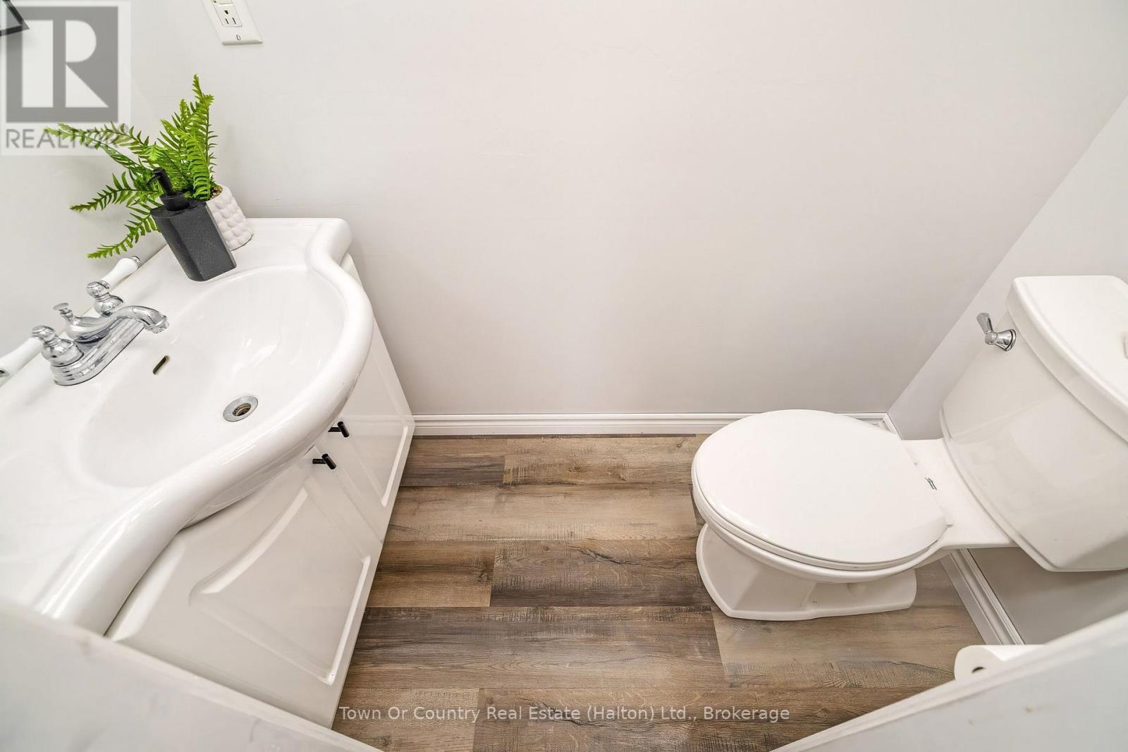 522 Conway Court, Milton, Ontario  L9T 4B8 - Photo 17 - W12975084